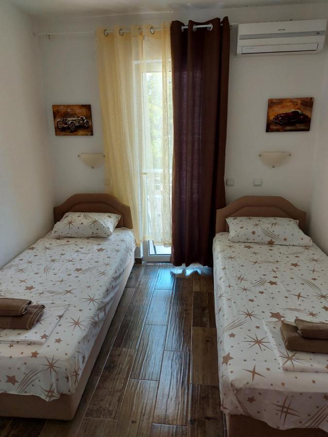 Villa Lyudmila ウトイェハ エクステリア 写真